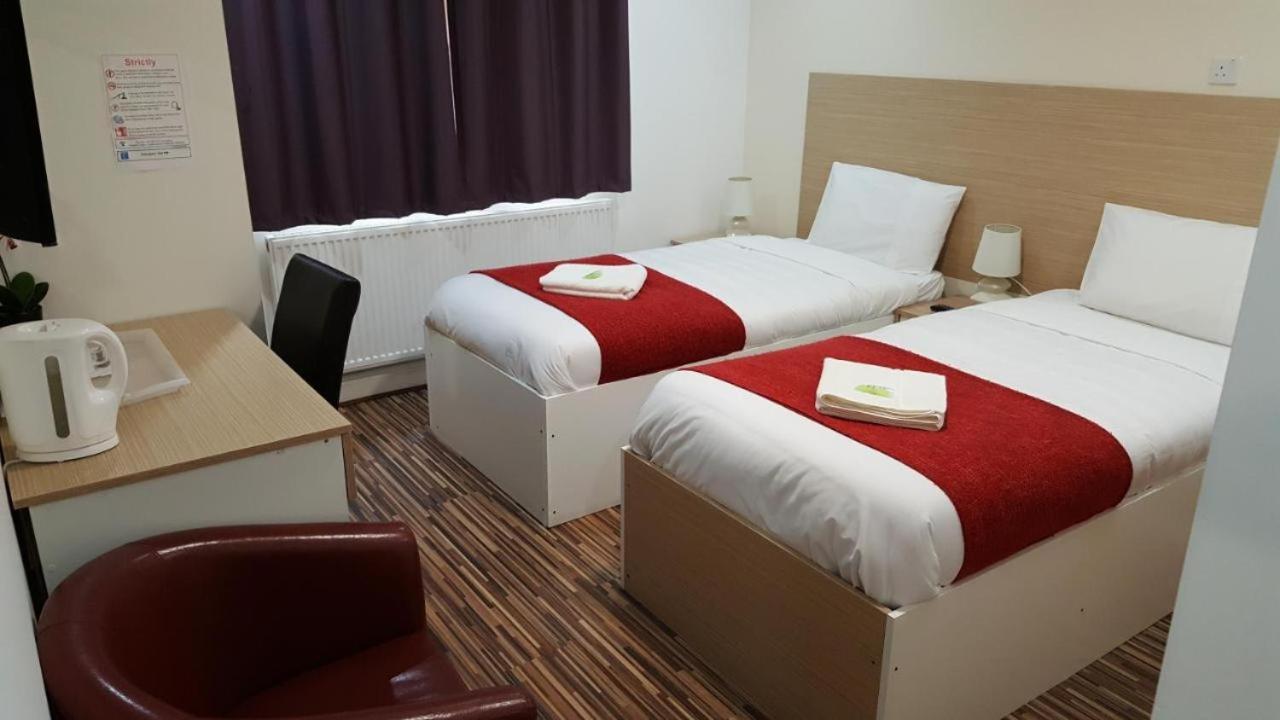 Heathrow Travellers Hub Bed and Breakfast Χάνσλοου Εξωτερικό φωτογραφία