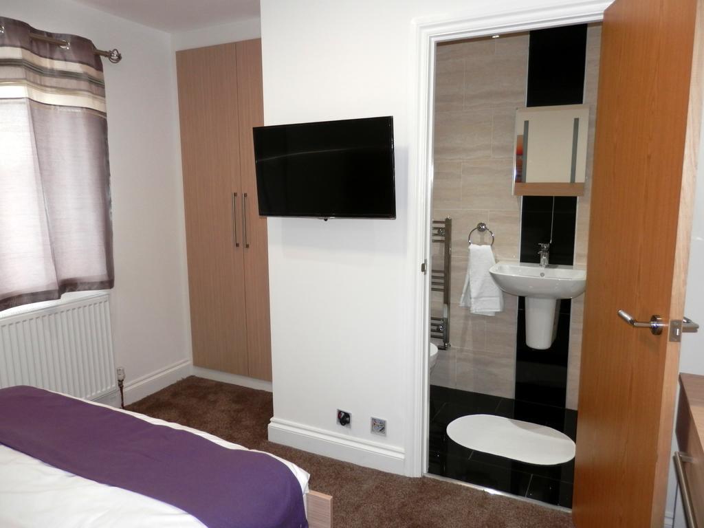 Heathrow Travellers Hub Bed and Breakfast Χάνσλοου Δωμάτιο φωτογραφία