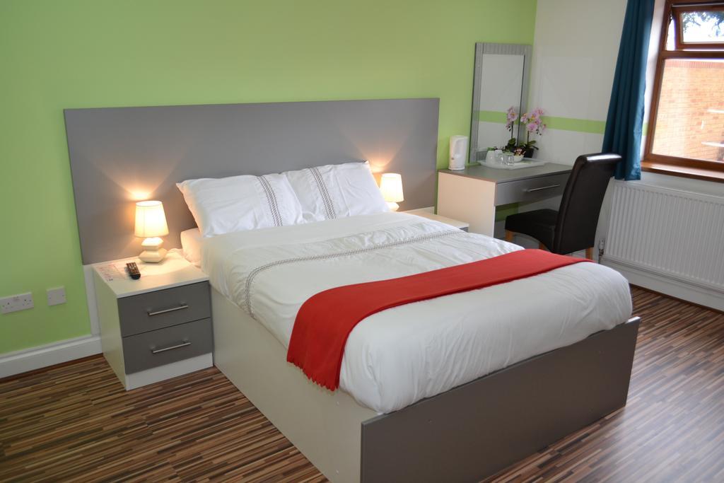 Heathrow Travellers Hub Bed and Breakfast Χάνσλοου Εξωτερικό φωτογραφία