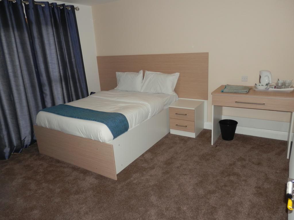 Heathrow Travellers Hub Bed and Breakfast Χάνσλοου Εξωτερικό φωτογραφία