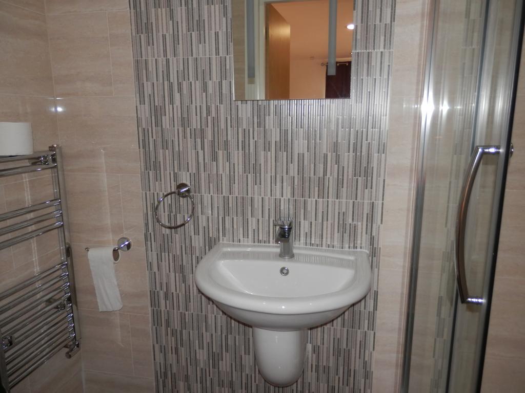 Heathrow Travellers Hub Bed and Breakfast Χάνσλοου Εξωτερικό φωτογραφία