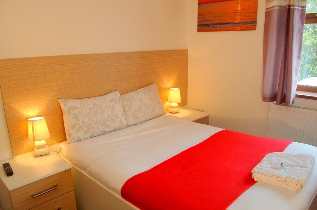 Heathrow Travellers Hub Bed and Breakfast Χάνσλοου Εξωτερικό φωτογραφία