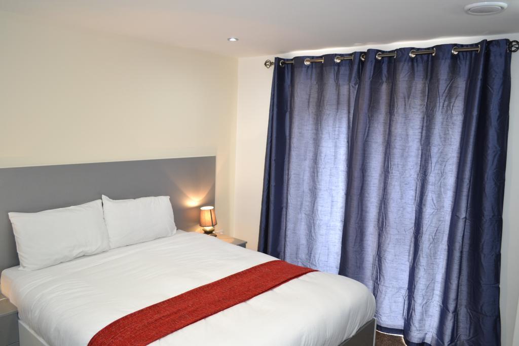 Heathrow Travellers Hub Bed and Breakfast Χάνσλοου Εξωτερικό φωτογραφία