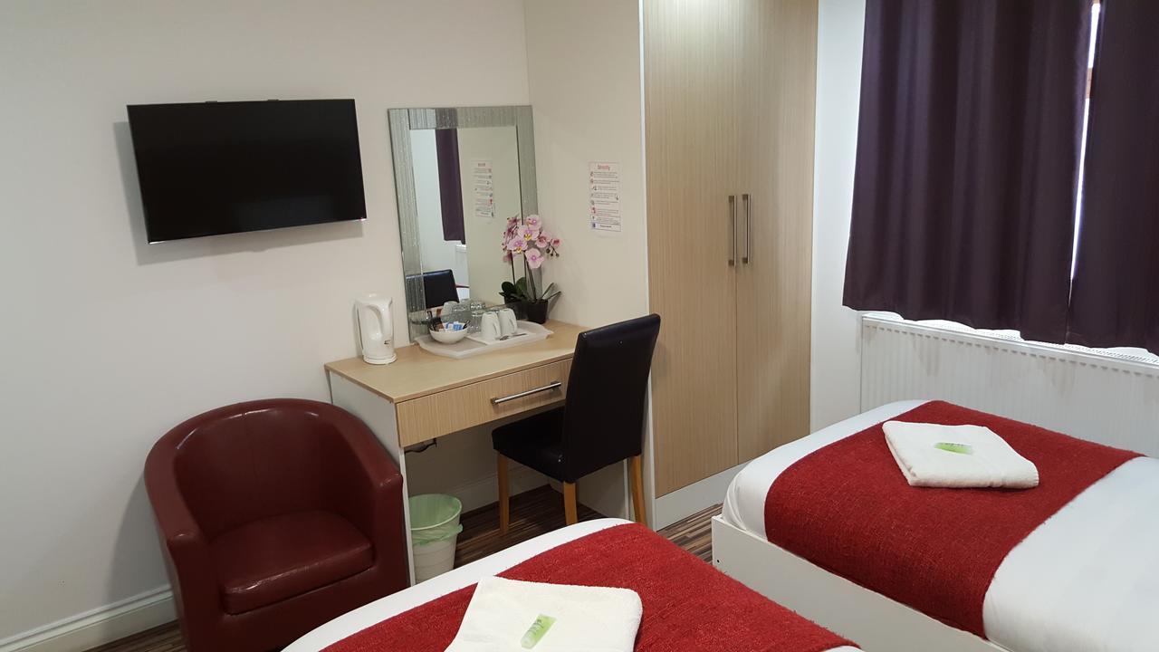 Heathrow Travellers Hub Bed and Breakfast Χάνσλοου Εξωτερικό φωτογραφία