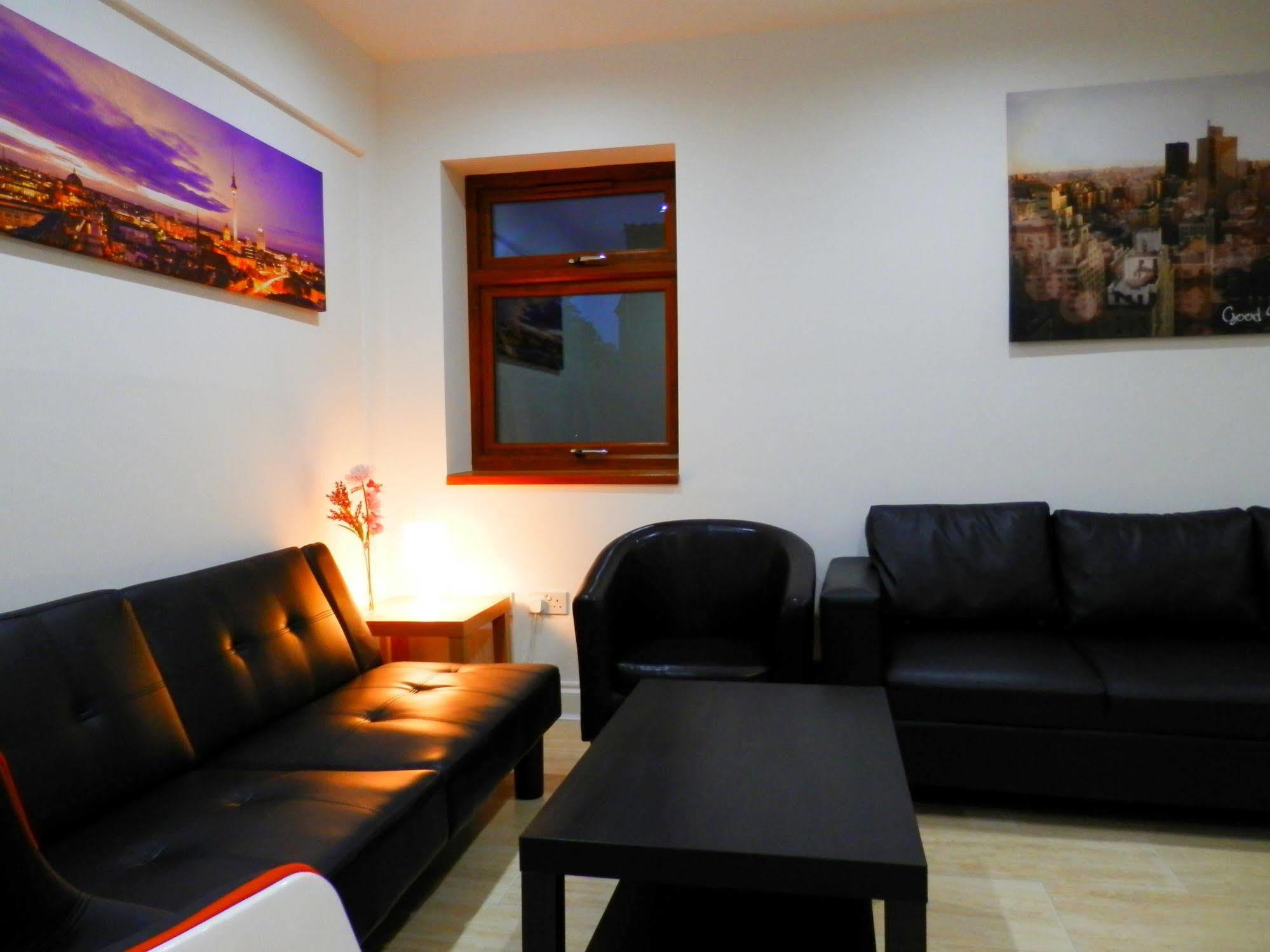 Heathrow Travellers Hub Bed and Breakfast Χάνσλοου Εξωτερικό φωτογραφία