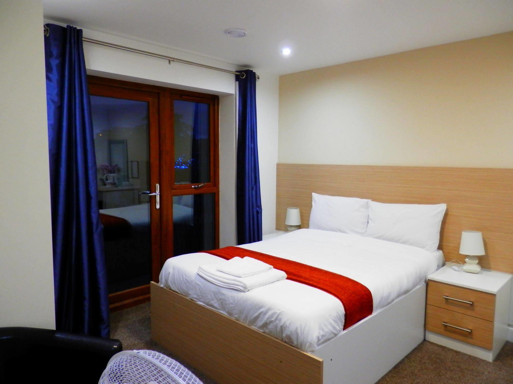 Heathrow Travellers Hub Bed and Breakfast Χάνσλοου Εξωτερικό φωτογραφία
