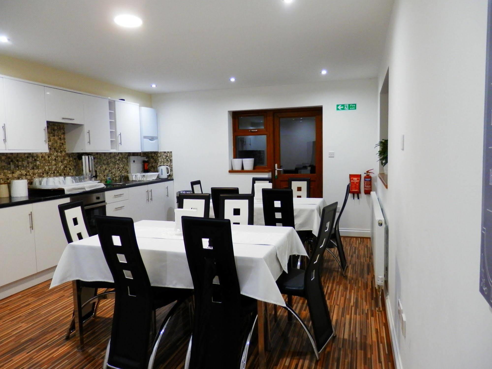 Heathrow Travellers Hub Bed and Breakfast Χάνσλοου Εξωτερικό φωτογραφία