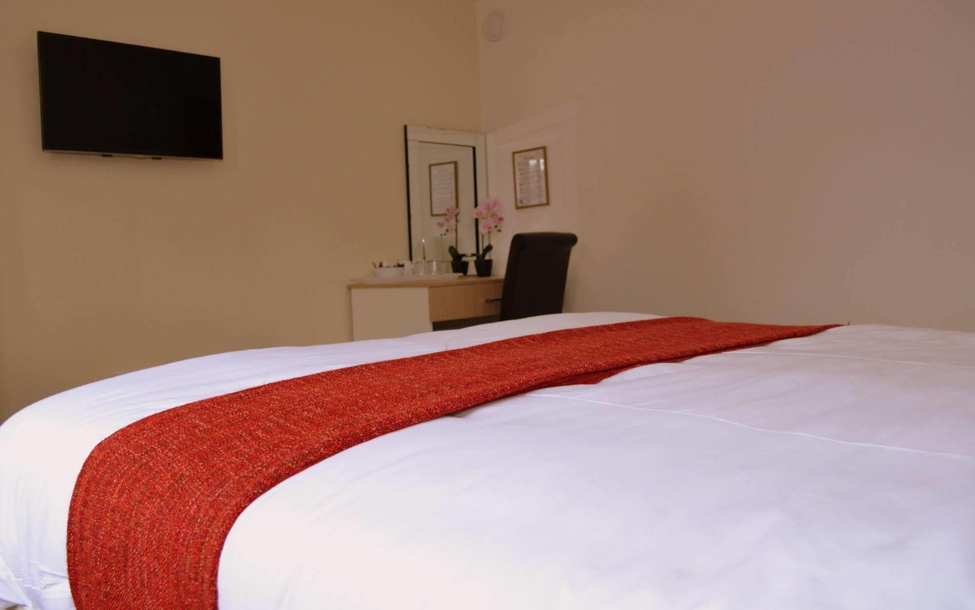 Heathrow Travellers Hub Bed and Breakfast Χάνσλοου Εξωτερικό φωτογραφία