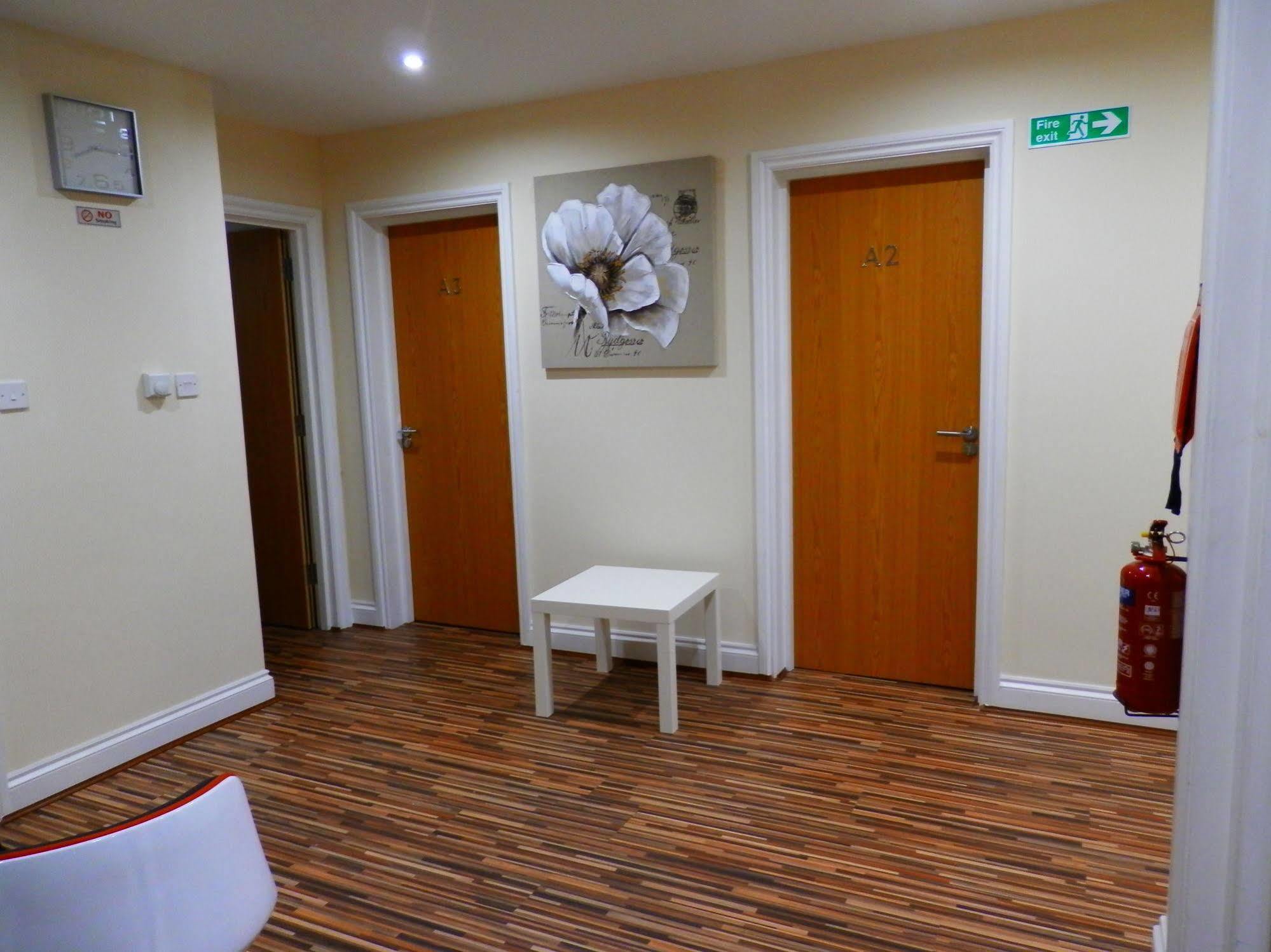 Heathrow Travellers Hub Bed and Breakfast Χάνσλοου Εξωτερικό φωτογραφία